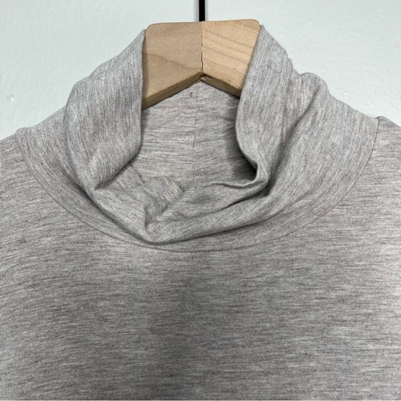 J. Jill Women Top Large Tan Luxe Supima‎ Turtleneck Tunic Oatmeal Perfect - Picture 2 of 8